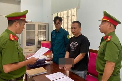 Thanh niên bị đánh trọng thương sau khi mời cụng ly bia