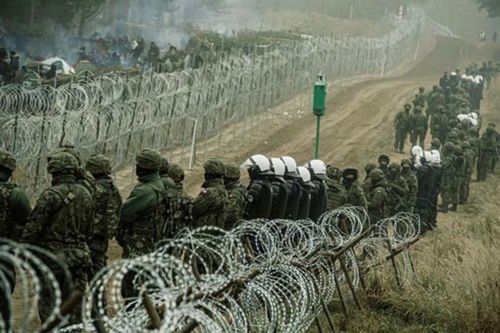 Ba Lan điều 40.000 quân đến sát biên giới Nga và Belarus
