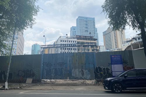 Sau 10 năm bất động, khu đất 'vàng' 4 mặt tiền trung tâm TP.HCM có người thuê