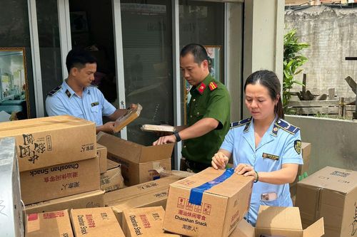 Hà Nội: Buộc tiêu hủy 1.142 bánh trung thu không rõ nguồn gốc
