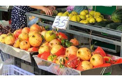 Lựu đang vào mùa ngon nhất, biết mẹo chọn lựu này sẽ được lựu ta ngọt, mọng nước, ăn là mê