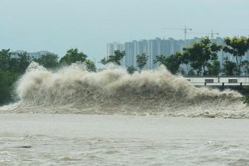 Từ nay đến tháng 10, Biển Đông có thể có 2 cơn bão, miền Trung mưa lớn lịch sử