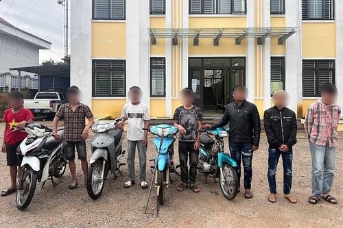 Xử lý nhóm thanh thiếu niên mang dao phóng lợn gây rối trật tự công cộng