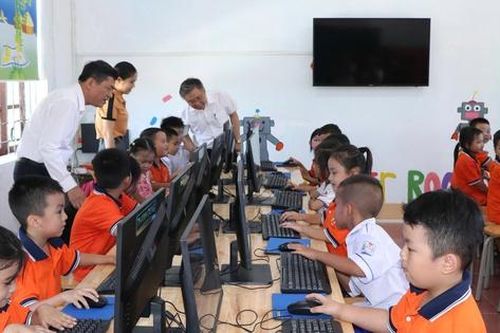 Học sinh đã tới lớp sau vụ phụ huynh phản đối sáp nhập trường ở Nghệ An