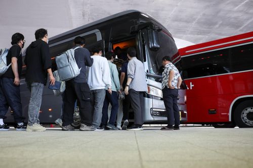Công nhân Hàn Quốc bàng hoàng kể lại cuộc truy quét nhập cư Mỹ