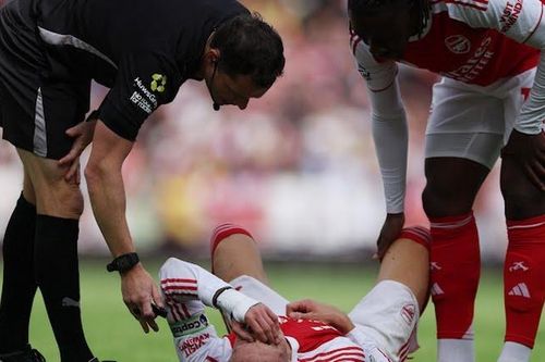 Hình ảnh khiến CĐV Arsenal lo lắng