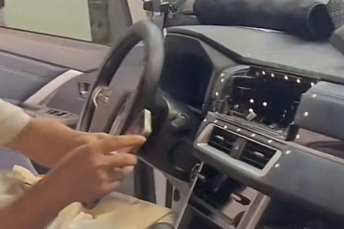 Cảnh báo 'luộc đồ' ô tô thuê: Chủ xe cần cảnh giác