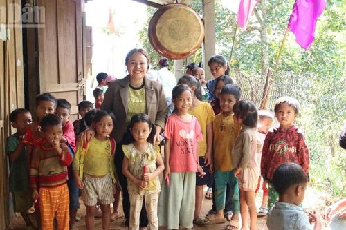 Dạy học nơi lưng chừng núi