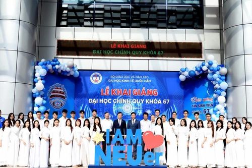 Đại học Kinh tế Quốc dân chào đón gần 9.000 sinh viên khóa mới