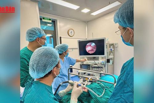 Phẫu thuật thành công bé sơ sinh 32 ngày tuổi mắc u nang hố lưỡi thanh thiệt khổng lồ hiếm gặp!