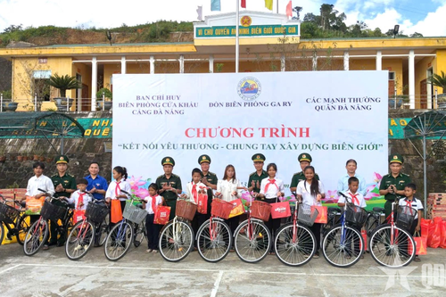 Kết nối yêu thương - Chung tay xây dựng biên giới