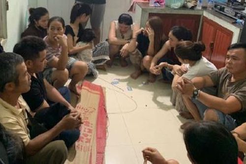 Lập 'boong ke' đánh bạc