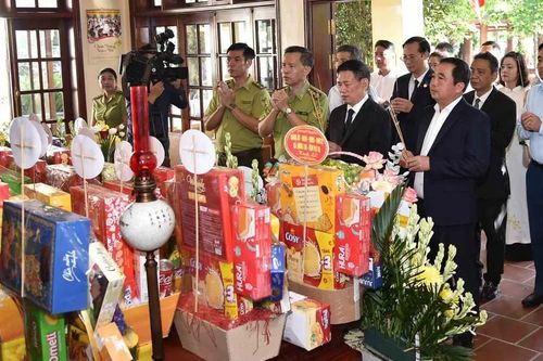 Trang trọng lễ dâng hương tưởng nhớ 56 năm ngày mất Chủ tịch Hồ Chí Minh