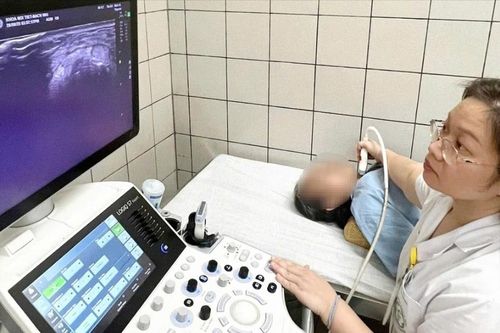 Cứu sống người phụ nữ 61 tuổi ở Phú Thọ mắc u tuyến cận giáp