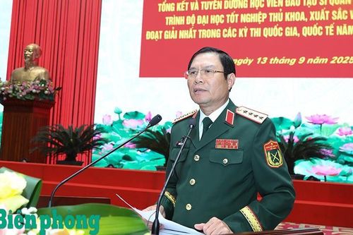 Tuyên dương 117 học viên đào tạo sĩ quan cấp phân đội tốt nghiệp thủ khoa, xuất sắc; học viên đoạt giải Nhất trong các kỳ thi quốc gia, quốc tế
