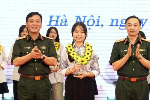 Nâng bước thế hệ tương lai của người lính bảo vệ Thủ đô