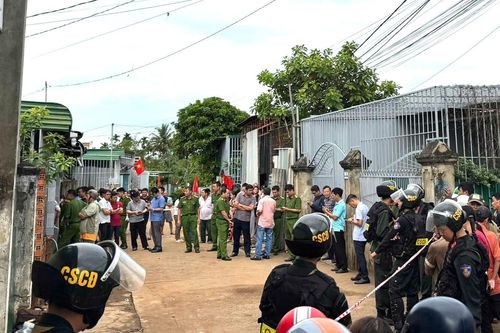 Vụ thảm án ở Đắk Lắk: Bé trai thoát chết nhờ trèo qua tường, trên người nhiều vết dao đâm