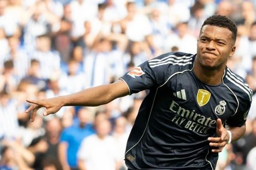 Mbappe rực sáng, Real Madrid hạ Sociedad trong thế thiếu người