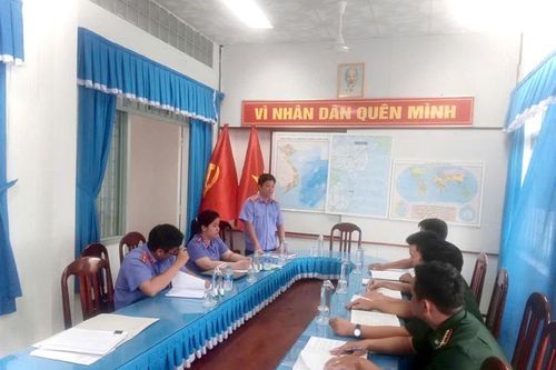 VKSND khu vực 2, tỉnh Đồng Tháp kiểm sát trực tiếp tại Đồn Biên phòng Phú Tân