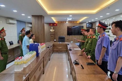 Đà Nẵng: Khởi tố đối tượng sản xuất giấm ăn bằng axit công nghiệp pha nước giếng
