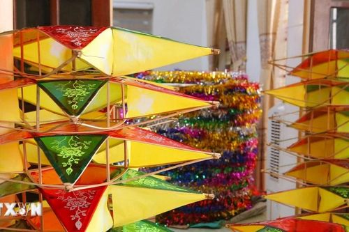 Ninh Bình: Giữ lửa nghề đèn ông sao Báo Đáp giữa nhịp sống hiện đại