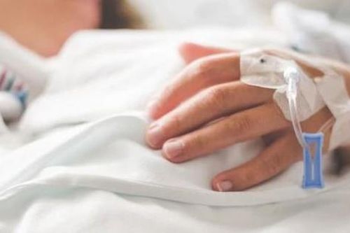 Người phụ nữ 22 tuổi tử vong sau 5 ngày bị đau họng