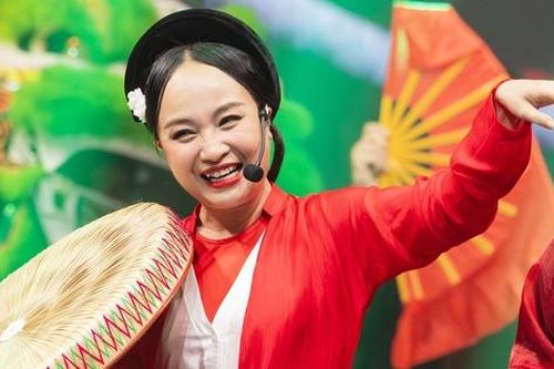 Nữ NSND tài sắc vẹn toàn, vừa lên chức Giám đốc nhà hát Chèo Hà Nội, hạnh phúc bên chồng là lãnh đạo