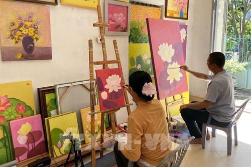 Độc đáo 'làng tranh' nơi xứ đạo
