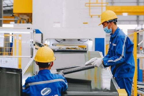 Cú trượt dài của doanh nghiệp thép có thâm niên lớn hơn cả Hòa Phát