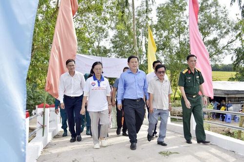 Tài trợ xây dựng 3 cầu giao thông nông thôn tại hai xã Hòn Đất và Hòa Điền