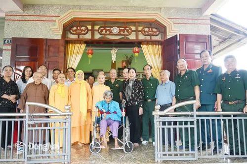 Thăm, tặng quà các Mẹ Việt Nam anh hùng tại Đồng Nai