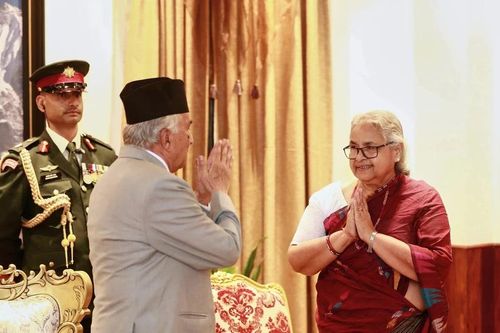 Nepal có nữ thủ tướng lâm thời, giải tán quốc hội