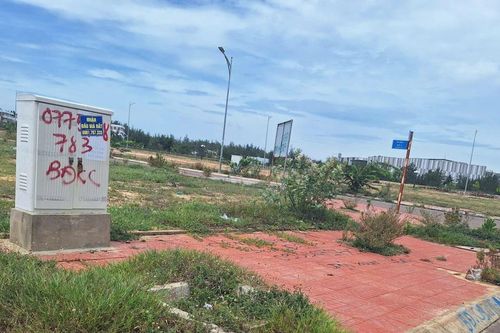 Cần xử lý tình trạng 'bôi bẩn' bằng sơn ở các điểm du lịch