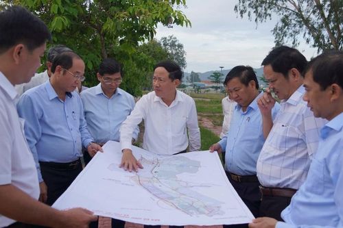 Phó Bí thư Tỉnh ủy, Chủ tịch UBND tỉnh Phạm Anh Tuấn làm việc với xã Phù Mỹ Đông