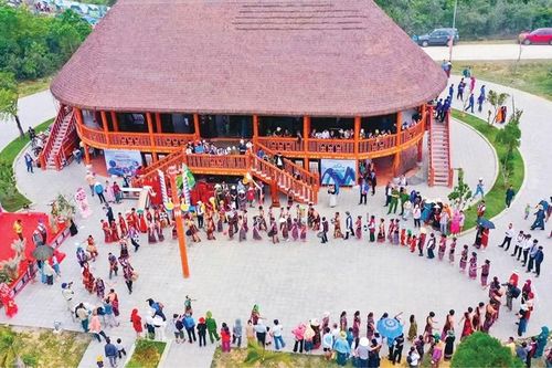 A Lưới một lần trở lại