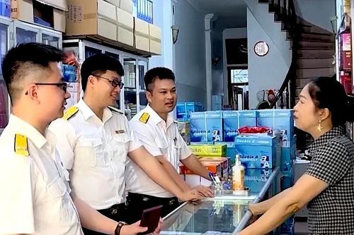 Thu ngân sách quốc gia vượt mốc 2,1 triệu tỷ đồng nhờ sự đồng hành của doanh nghiệp, người nộp thuế