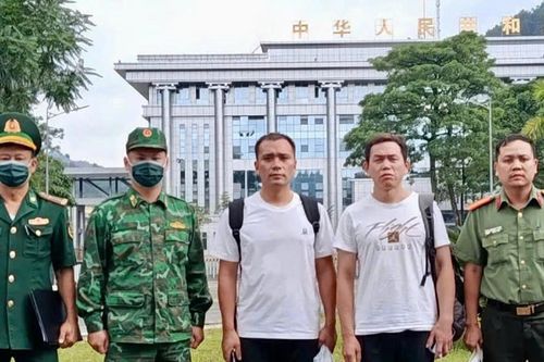 Trục xuất hai người nước ngoài nhập cảnh trái phép có tiền án trộm cắp tài sản
