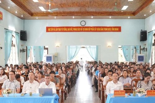 Thừa Thiên Huế: Xã A Lưới 2 tổ chức tập huấn sử dụng công nghệ AI trong công việc