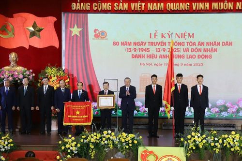 Ngành Tòa án nhân dân vinh dự đón nhận danh hiệu Anh hùng Lao động