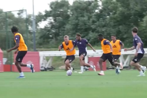 Derby Manchester vắng bóng nhiều tân binh