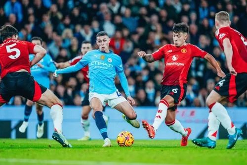 Manchester City vs Manchester United: Derby khó lường