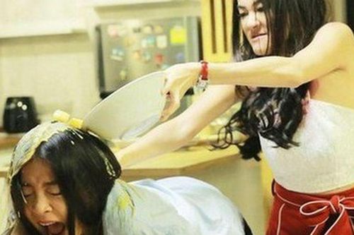 Trong phút nóng giận tôi lao vào đánh ghen với 'tiểu tam', nhưng chỉ một câu nói của người ngoài khiến tôi nhục nhã ê chề