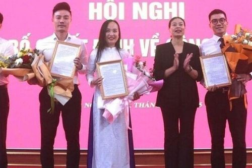 Nữ NSND vừa nhậm chức Giám đốc Nhà hát Chèo Hà Nội: Chồng cũng là Giám đốc, sinh 2 quý tử hưởng trọn gen bố mẹ