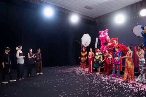 'Vietnam's Next Top Model' tập 7: Thí sinh bước vào thử thách chụp hình với chủ đề Trung thu