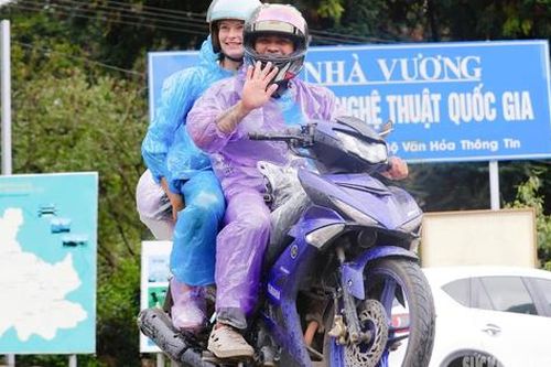 Nghề 'trai lai Tây' giữa mây núi vùng cao cực Bắc