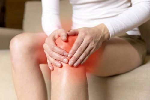 Cách phát hiện sớm trật khớp gối do chấn thương