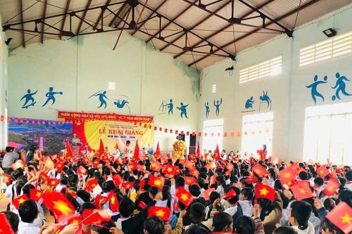 Đừng làm khó phụ huynh