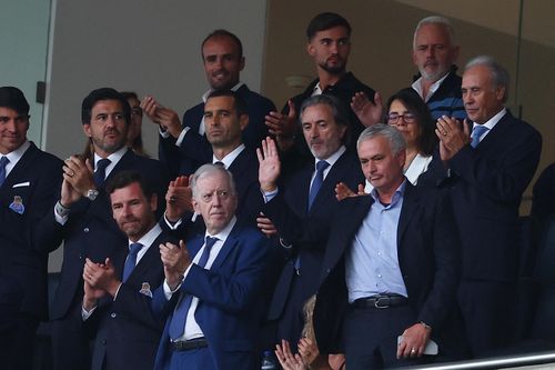 Mourinho xúc động