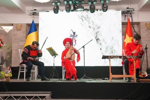 Cầu nối vun đắp tình hữu nghị Việt Nam – Romania
