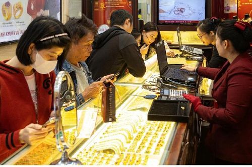 Chính phủ yêu cầu đánh thuế thu nhập cá nhân với giao dịch mua bán vàng, hạn chế đầu cơ